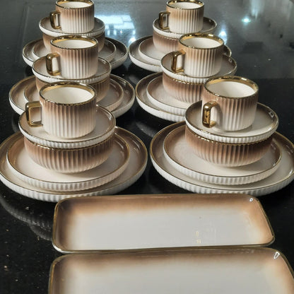 32 Piece Porcelain Dinnerware Set