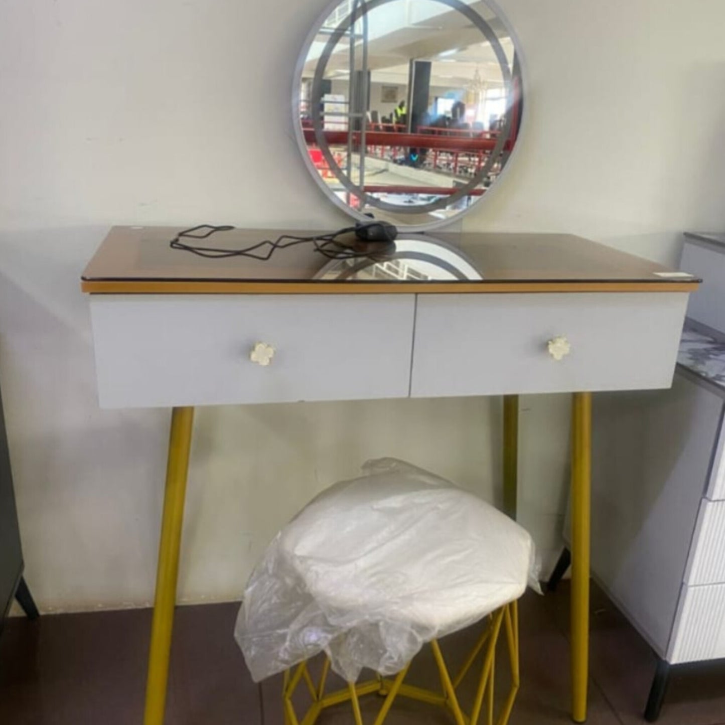 Modern dressing table