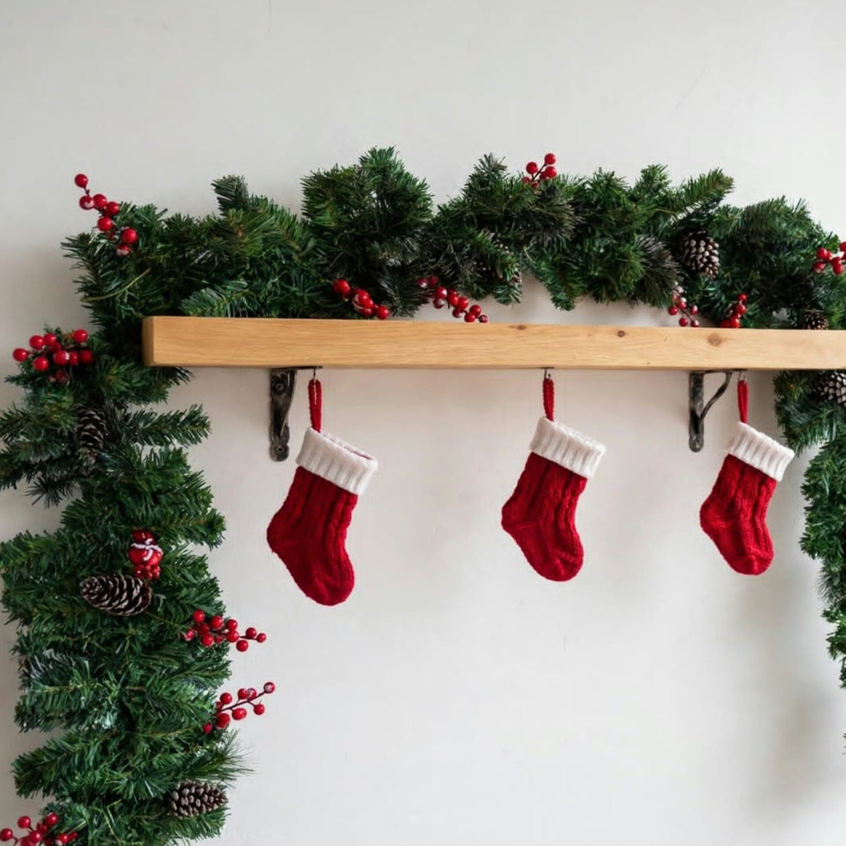 2.7m Pre Decorated Christmas Garland