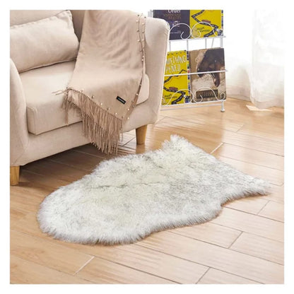Mini faux fur rug