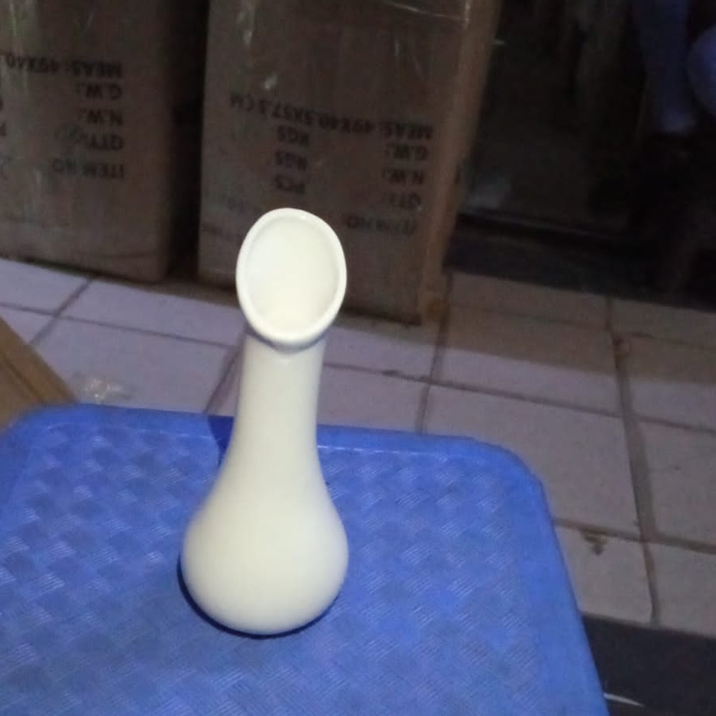 18cm Ceramic Nose Flower Vase