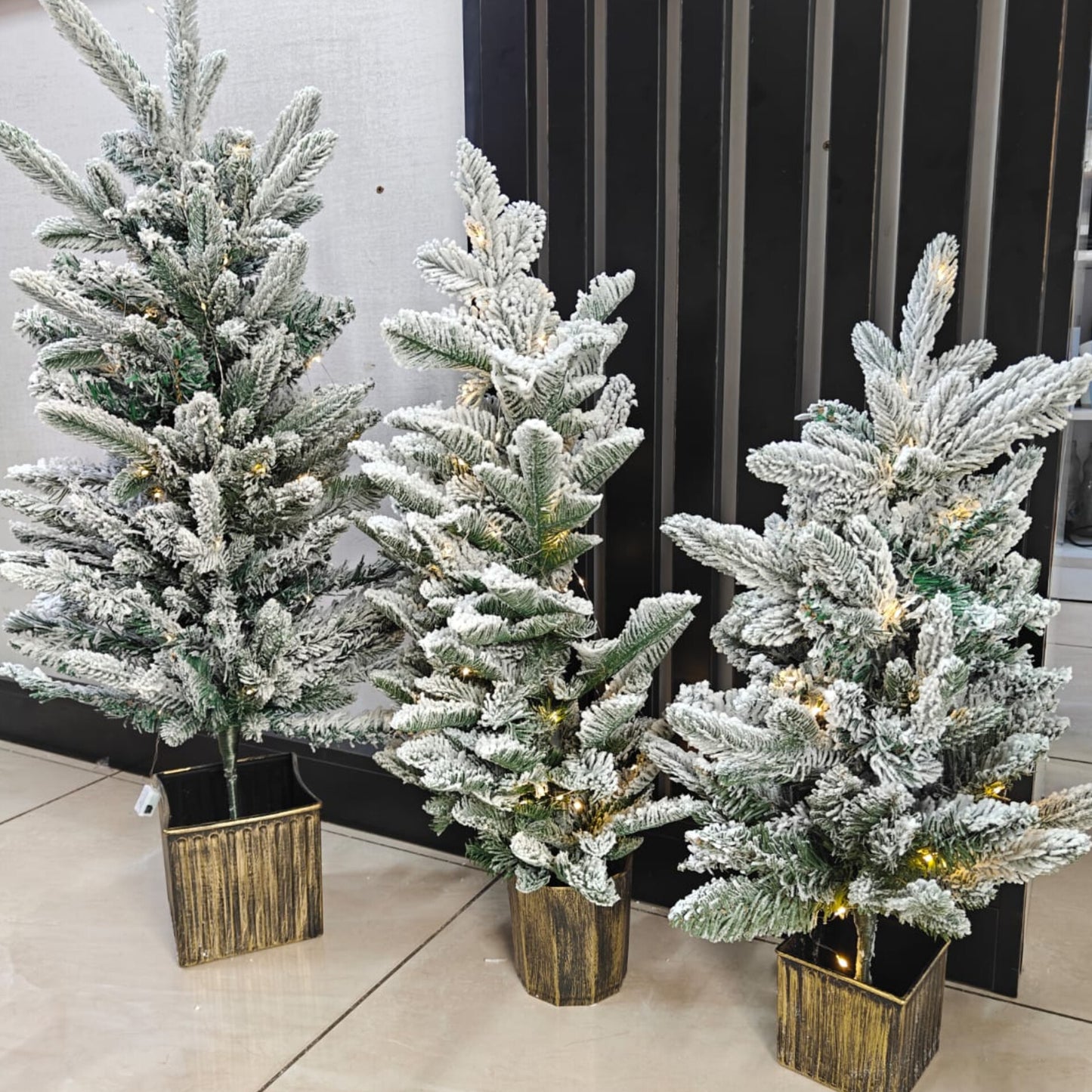 3pcs pre lit mini Christmas trees