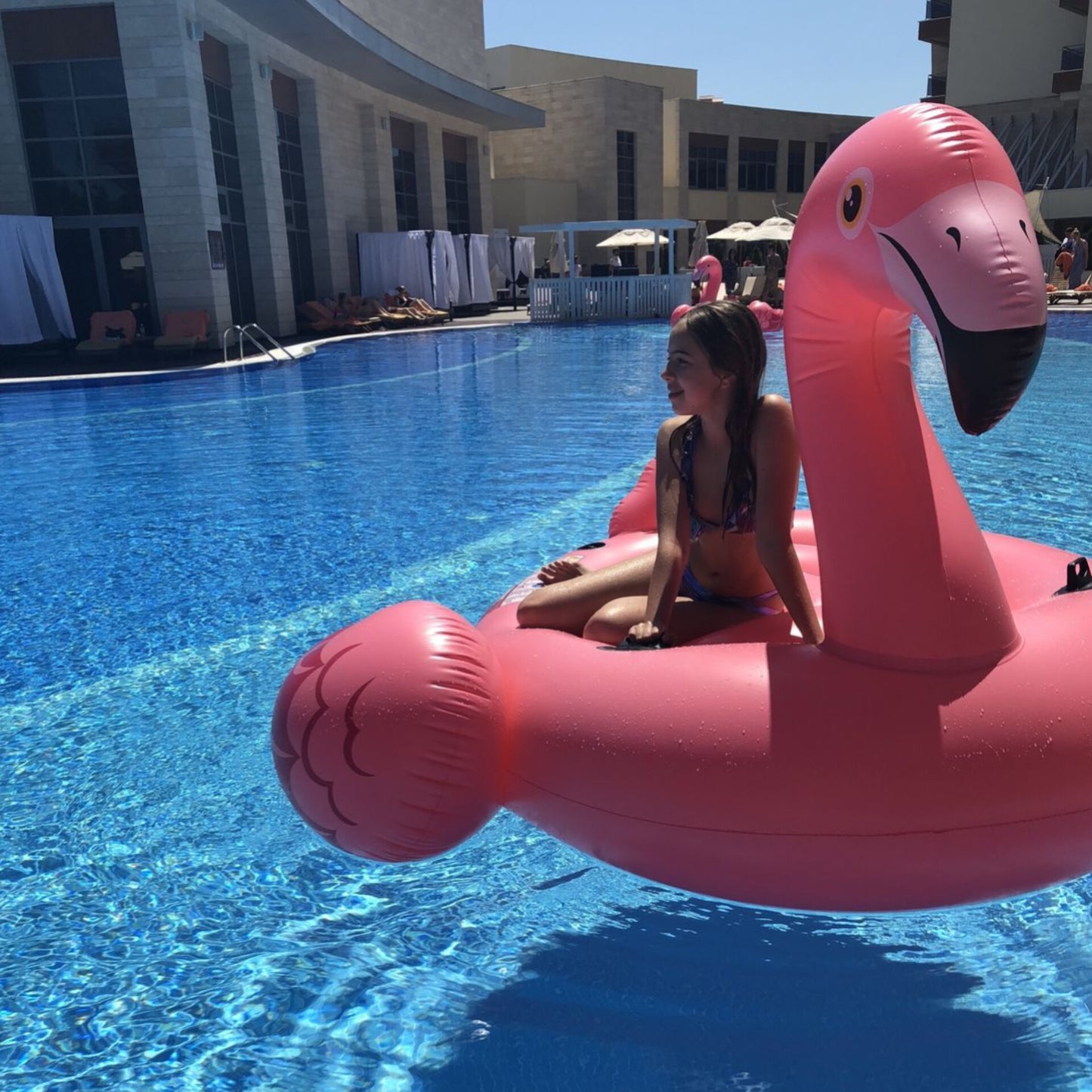 Inflatable flamingo pool float
