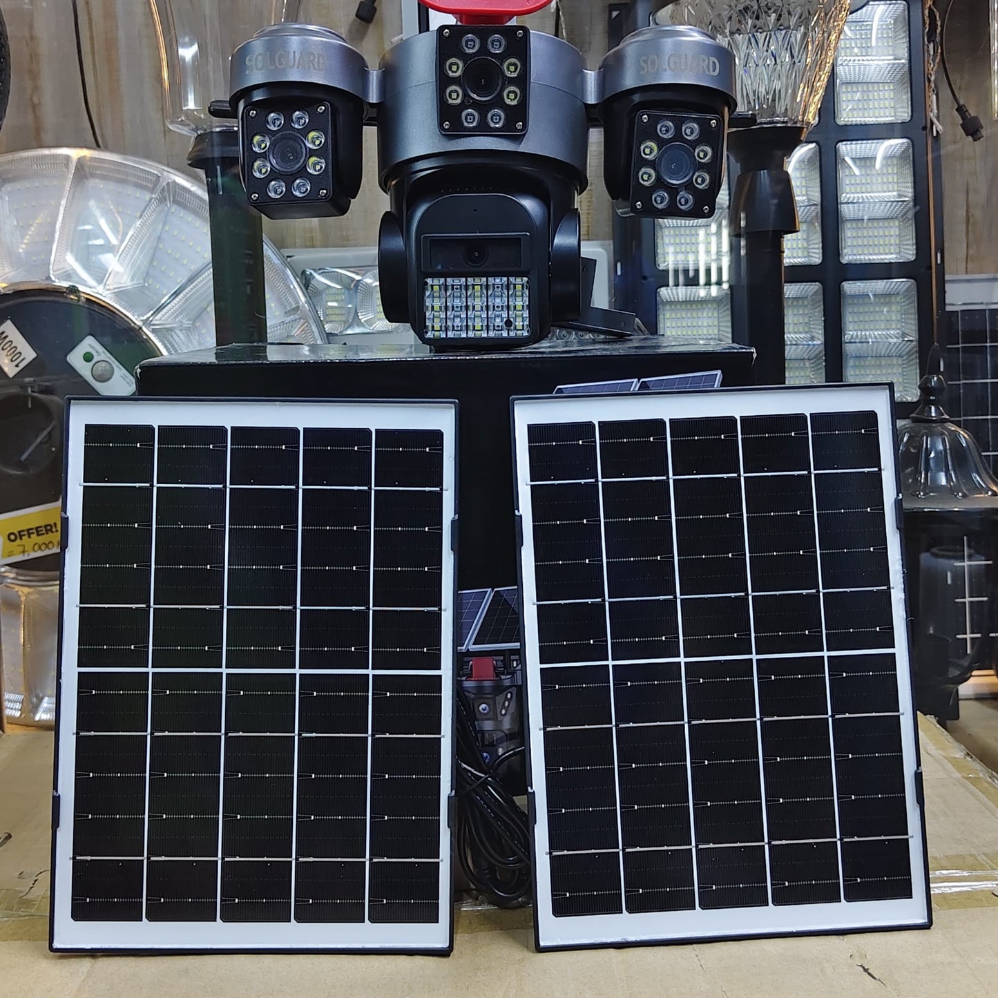 Four Lens 4G PTZ Solar Camera with High Siren Alarm
