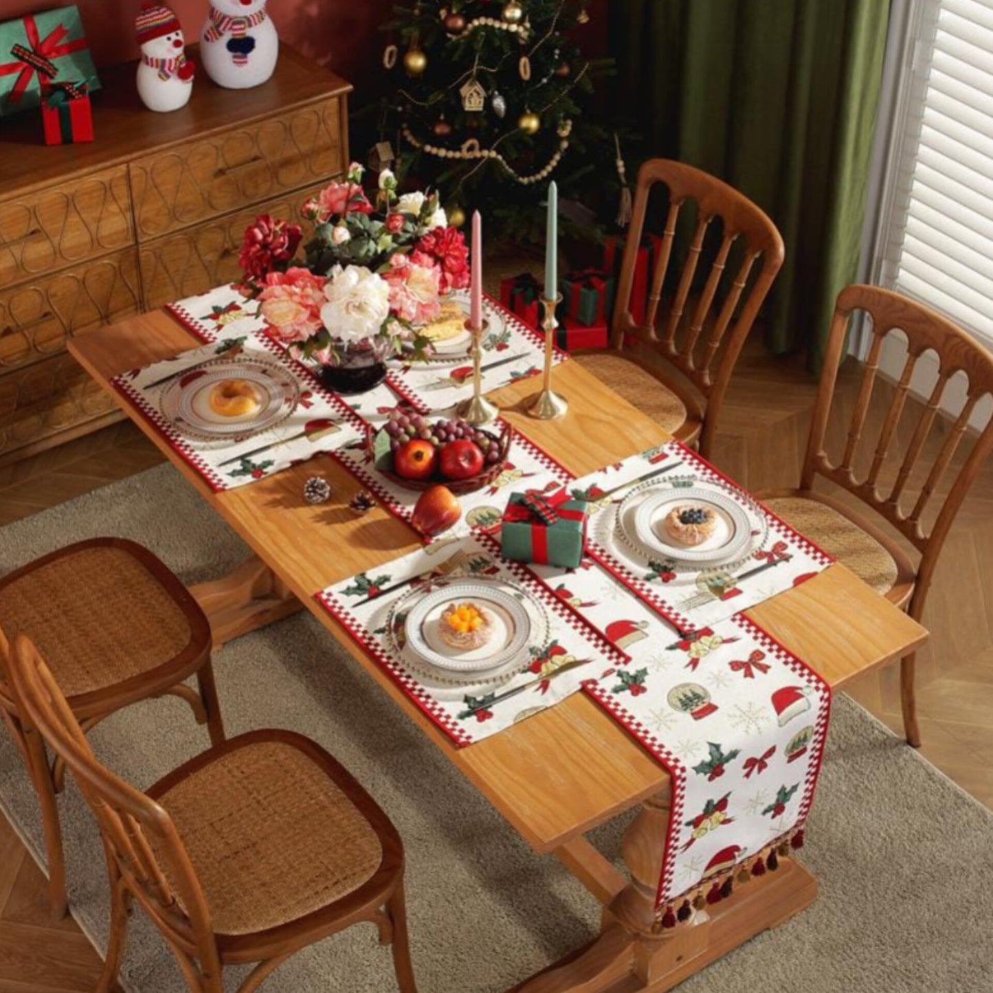 Jacquard Christmas Table Runner with 4 Table Mats