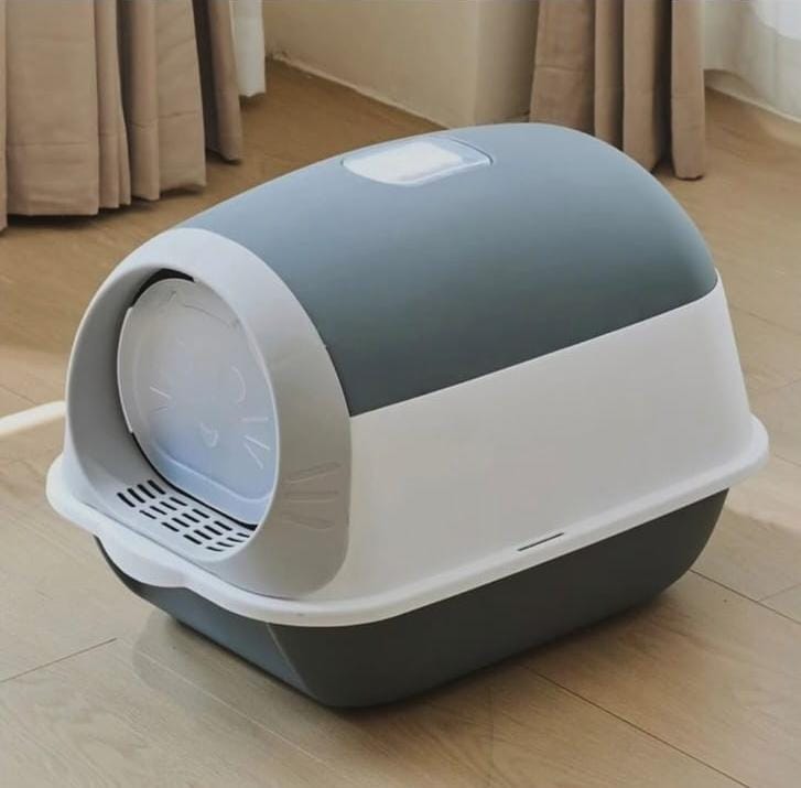Enclosed Cat Litter Box