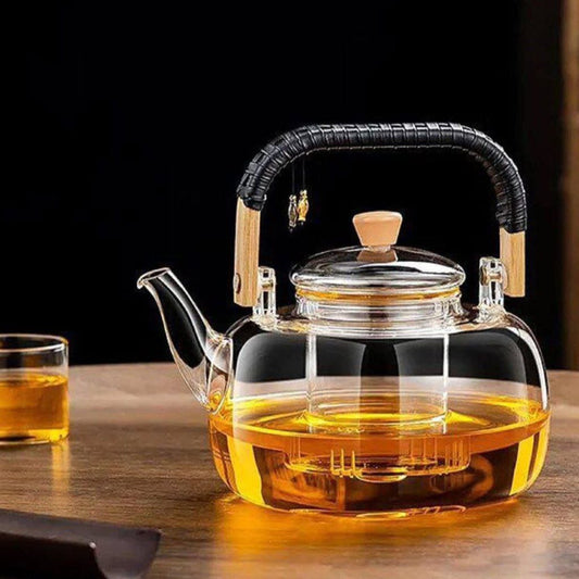 Glass teapot with infuser