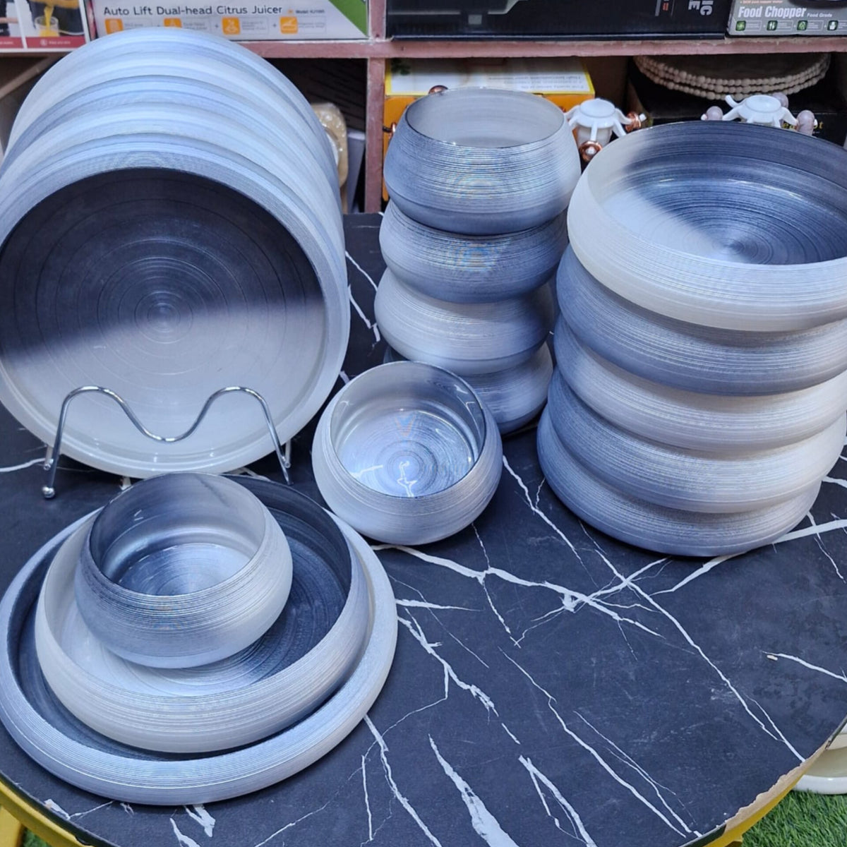 18Pcs Swirl Dinner Set