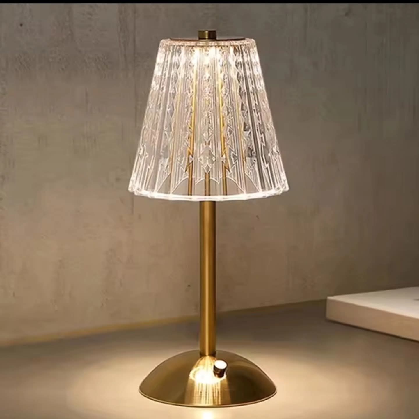 Bedside table lamp