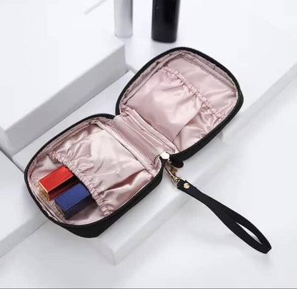 Waterproof pad pouch