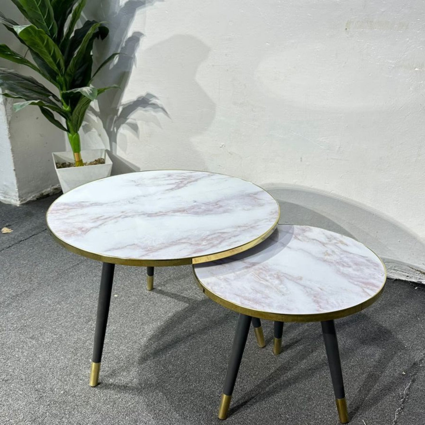 Round Nesting Coffee Table Set
