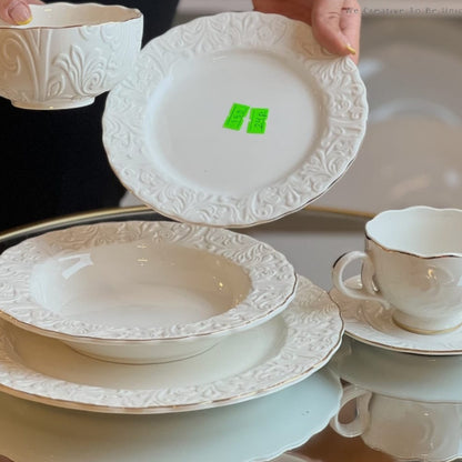 39Pcs White Porcelain Embossed Ceramic Dinner Set With Gold Rim