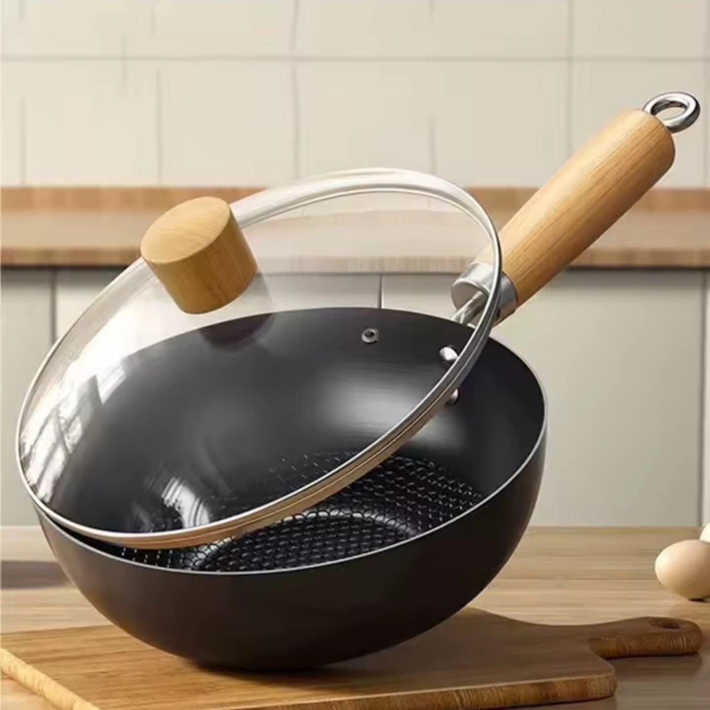 Frying pan with lid 