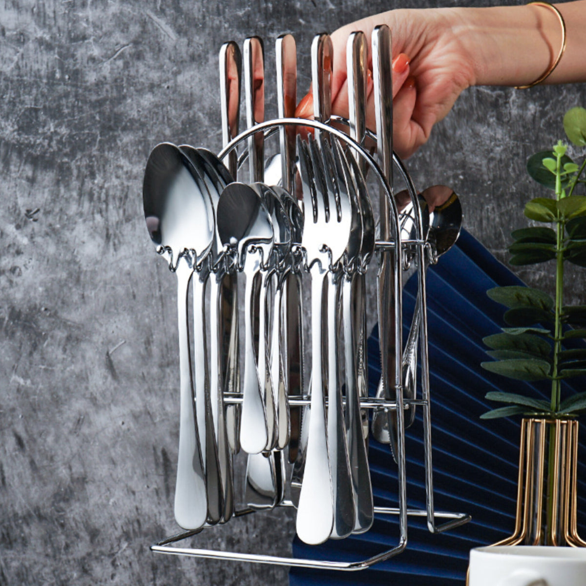 24Pcs Stainless Steel Cutlery Set