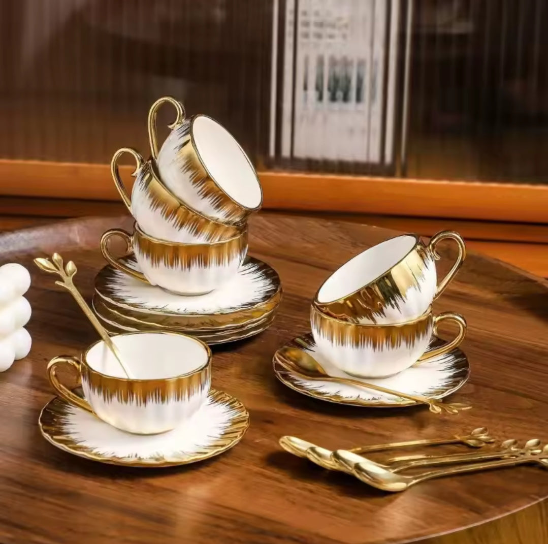 Porcelain 12pc tea set cups and saucers
