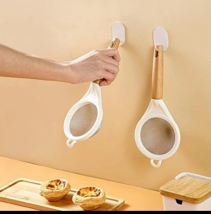 Wooden handle stainless mesh sieve