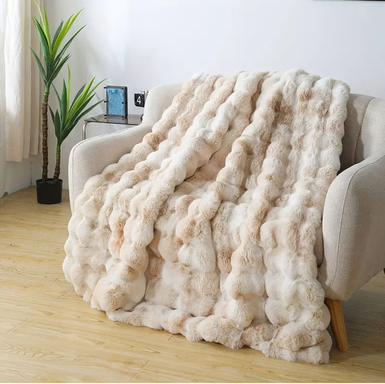 Soft bubble winter throw blanket Gha