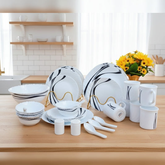 39 Pc dinnerware set