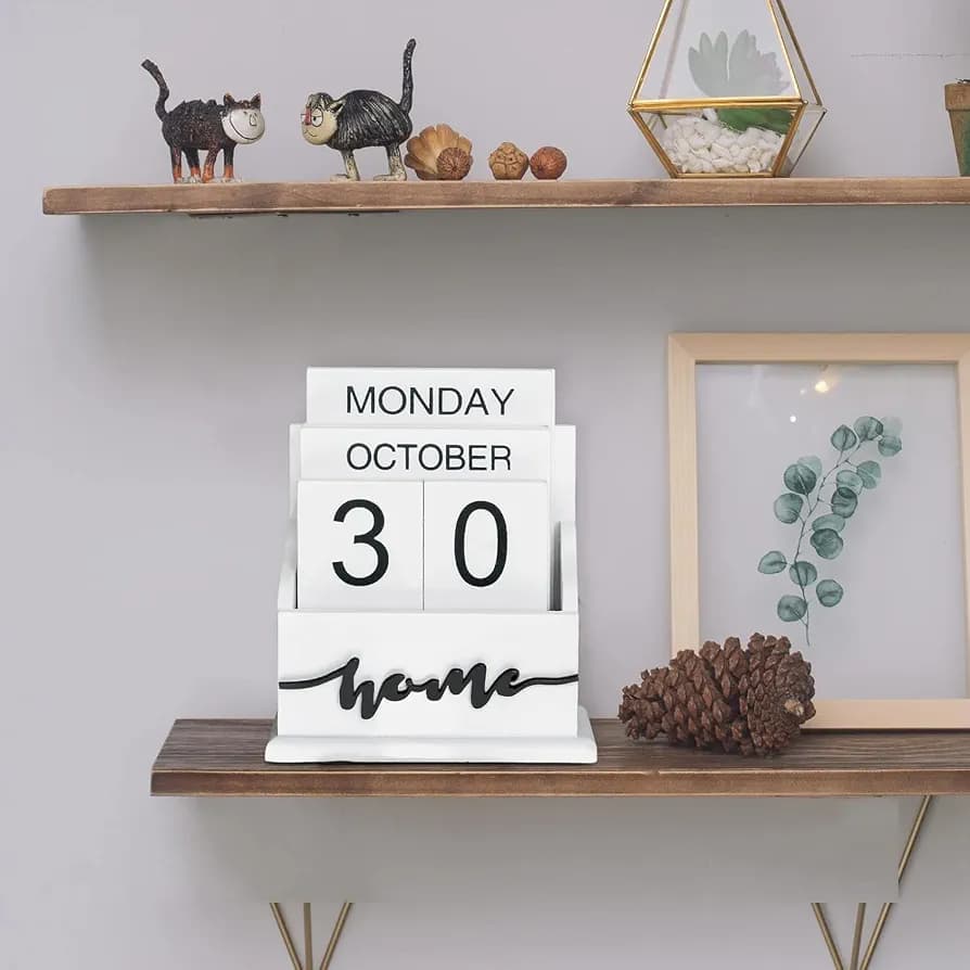 Wooden perpetual calendar