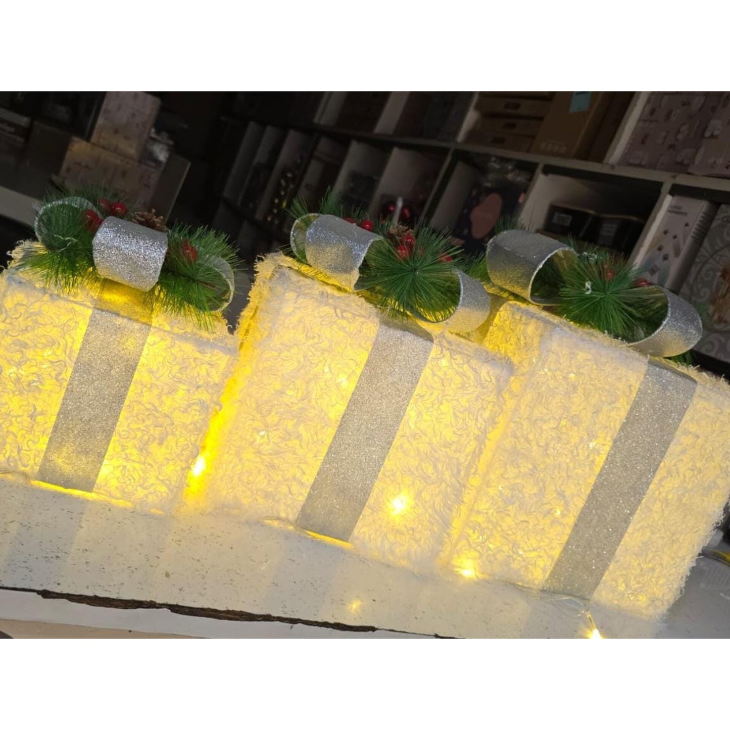 3Pc Christmas gift box with light decoration silver