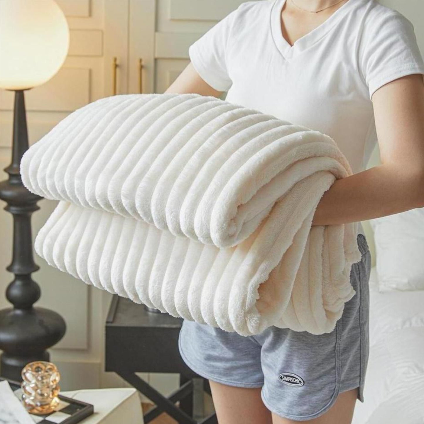 Fluffy Coral Velvet Thickened Warm Plush Blanket