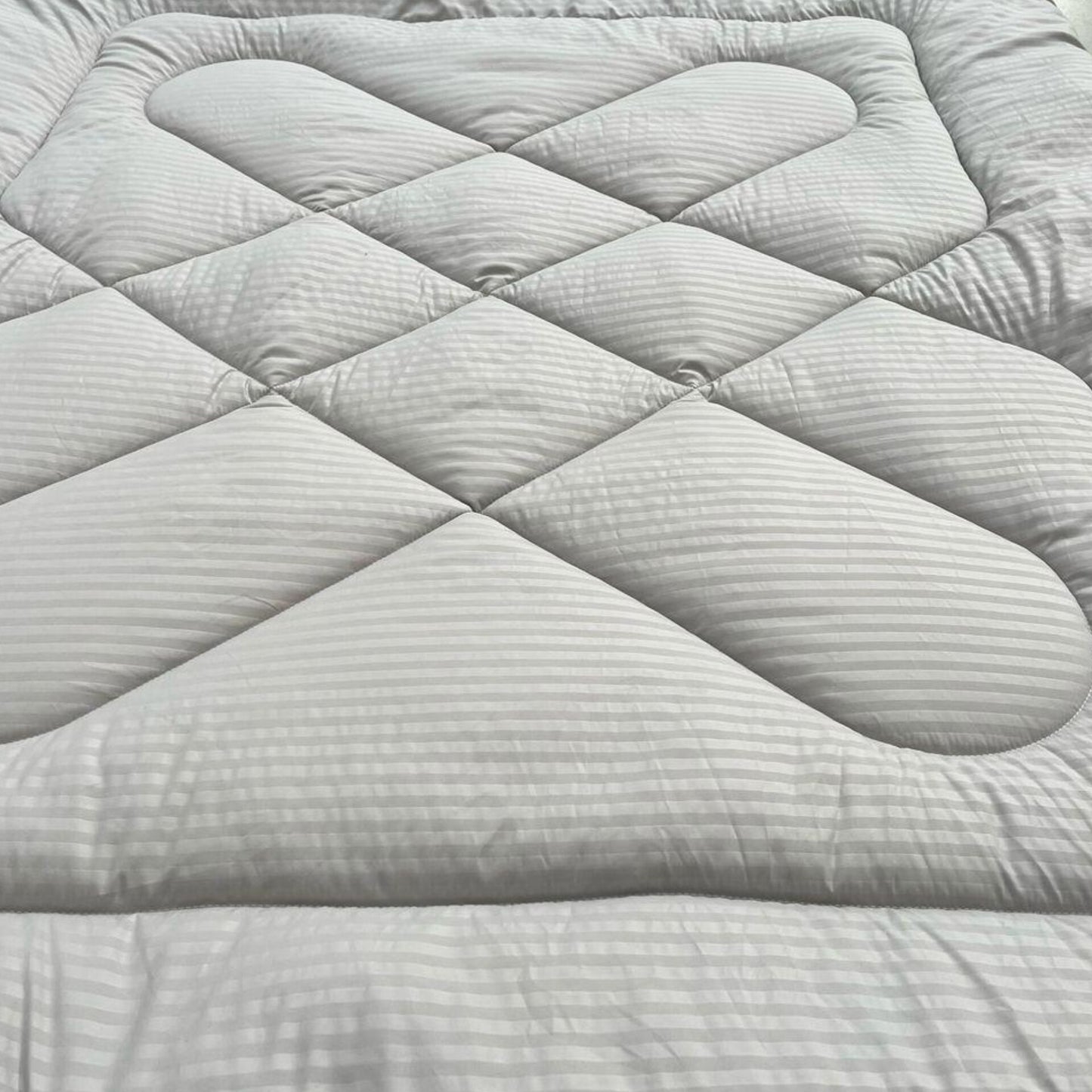 6*6 Striped binded duvet with sheet and cases