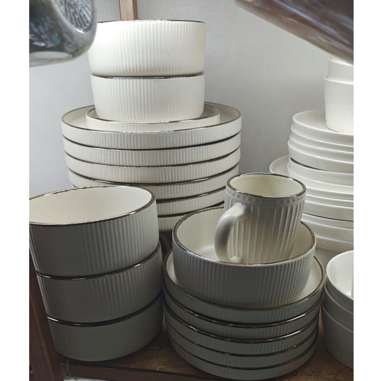 24pc Ribbed dinner set