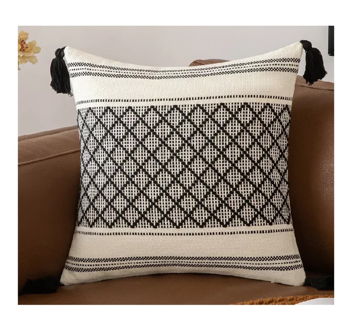 Throw pillow cover with tassels