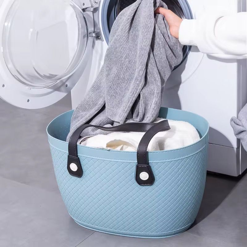 Handheld grocery storage basket
