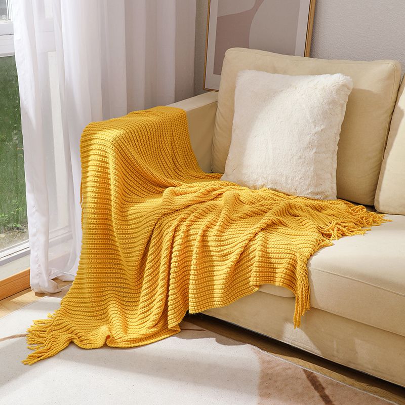 Knitted throw blanket