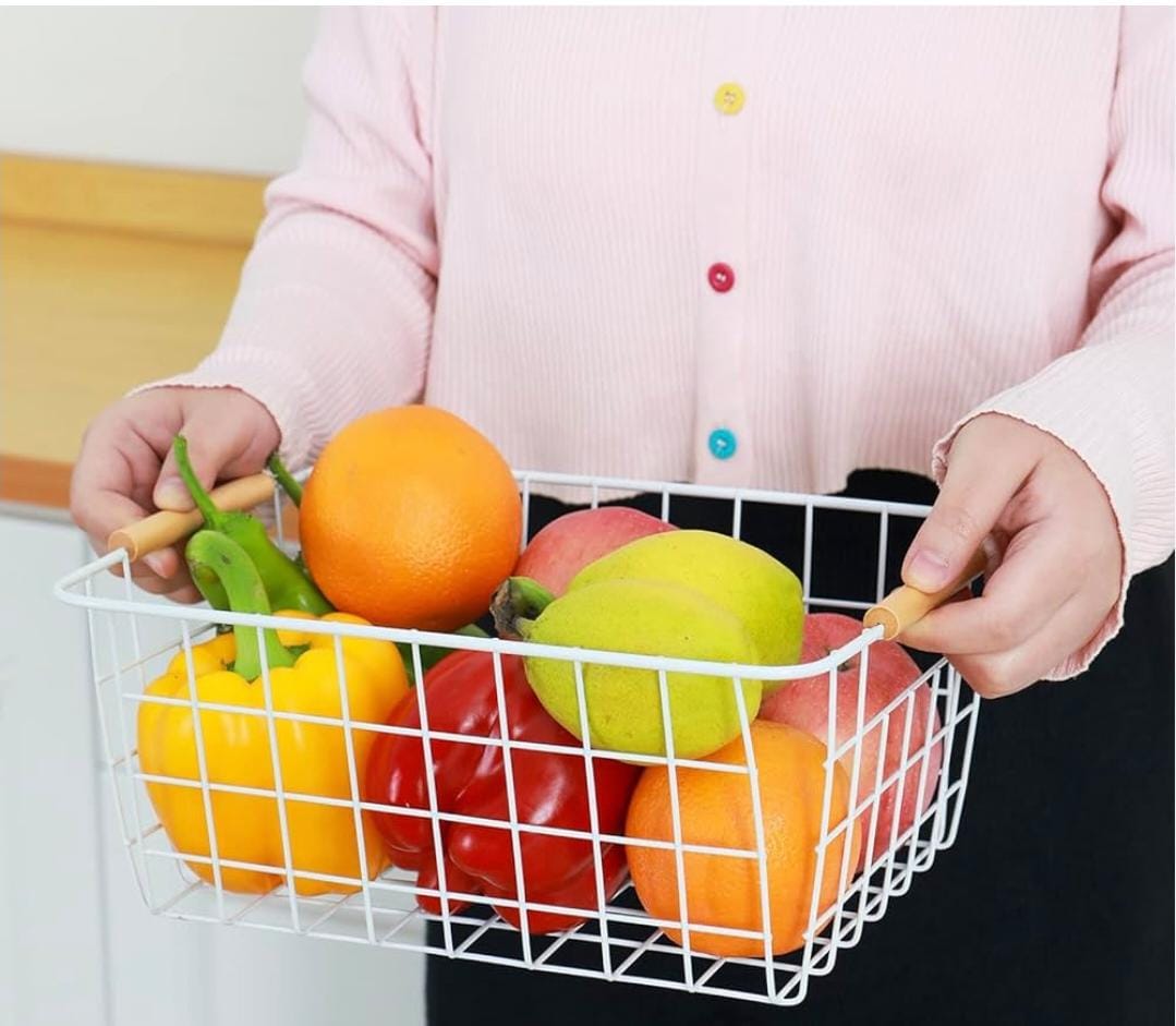 Mesh basket with bamboo handles