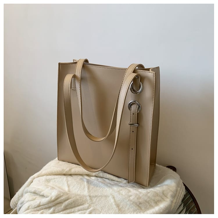 Leather tote bag