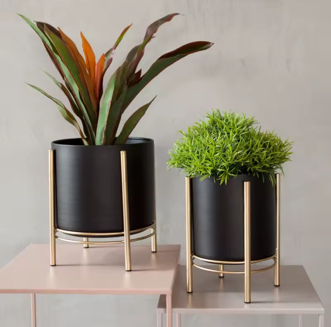 Wrought Iron Round Planter