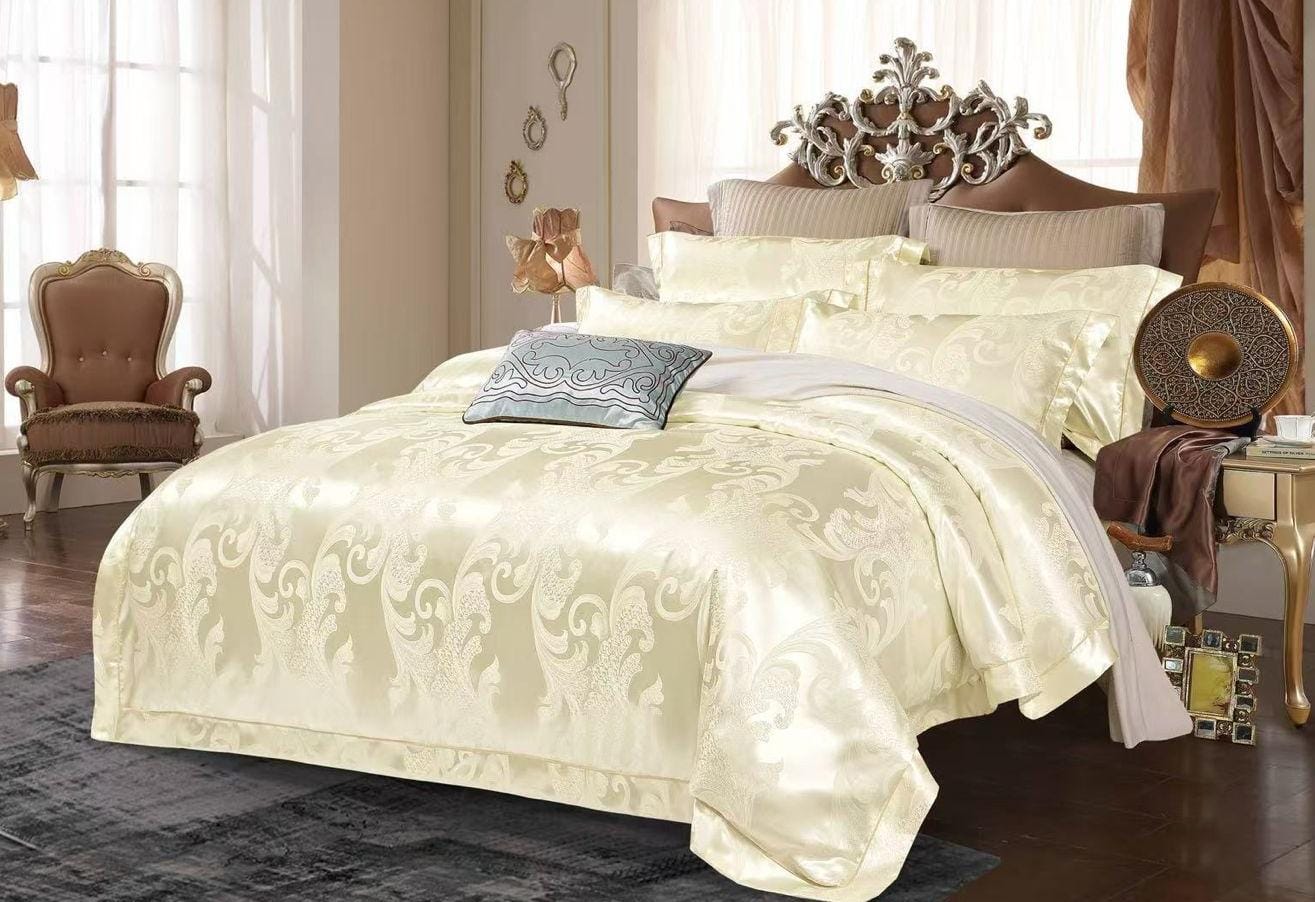 4Pcs  6 * 7 Silk Duvet Cover Set