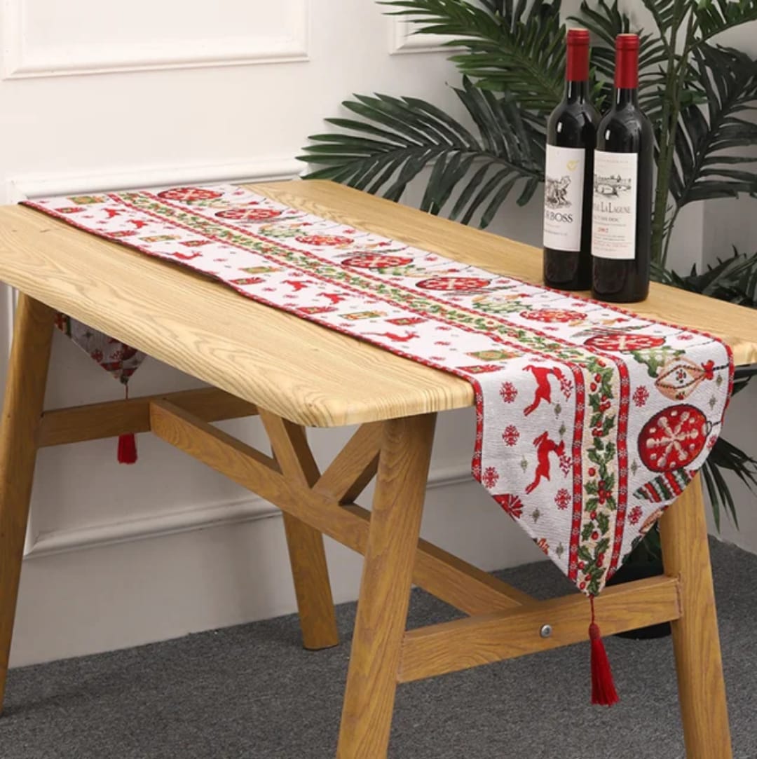 Christmas Knitted  Tablecloth Runner