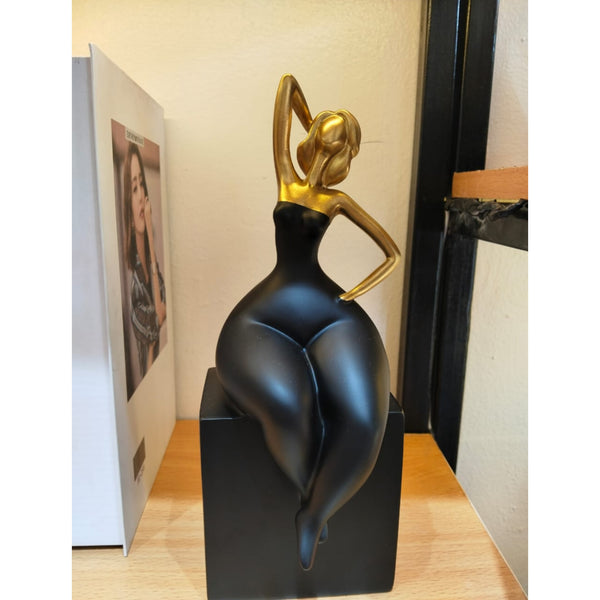 Curvy Lady Figurine Table Ornament