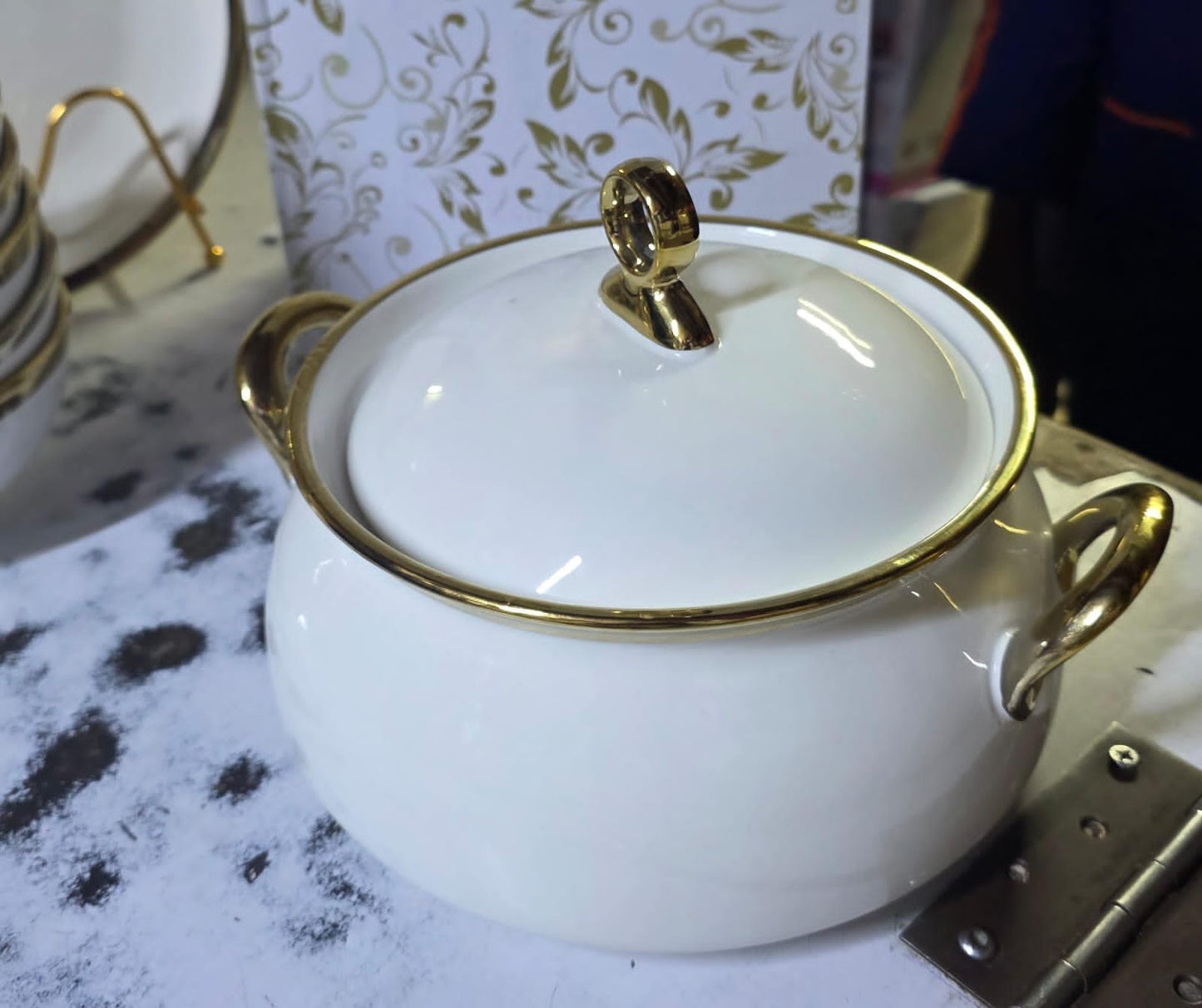 3.5 Ltrs ceramic pot
