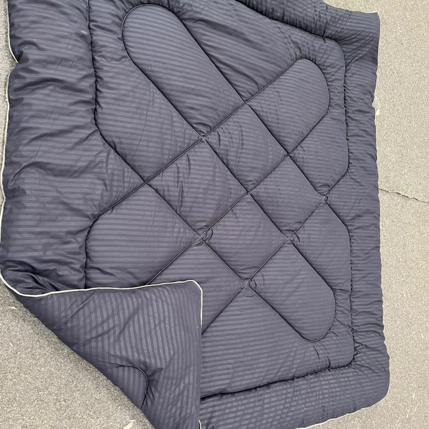6*6 Striped binded duvet with sheet and cases