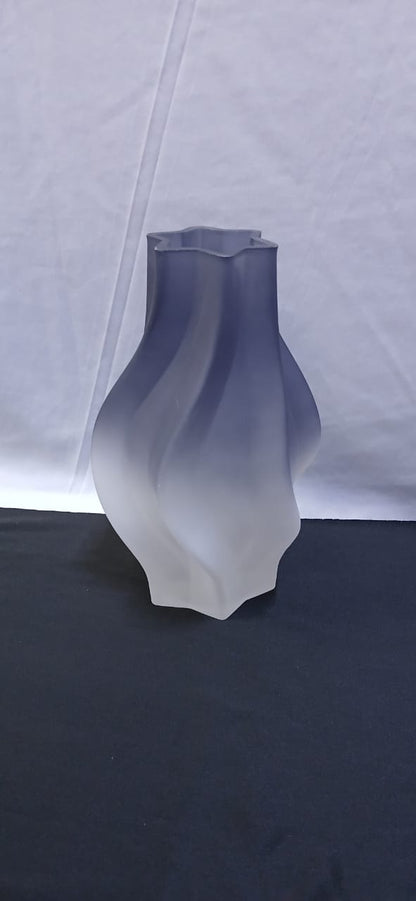 Medium glass flower vase