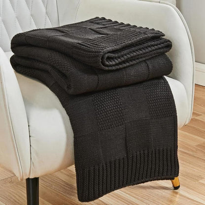 Knitted throw blanket