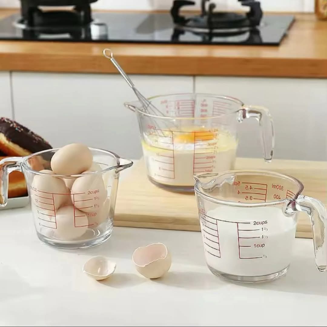 Glass measuring cup