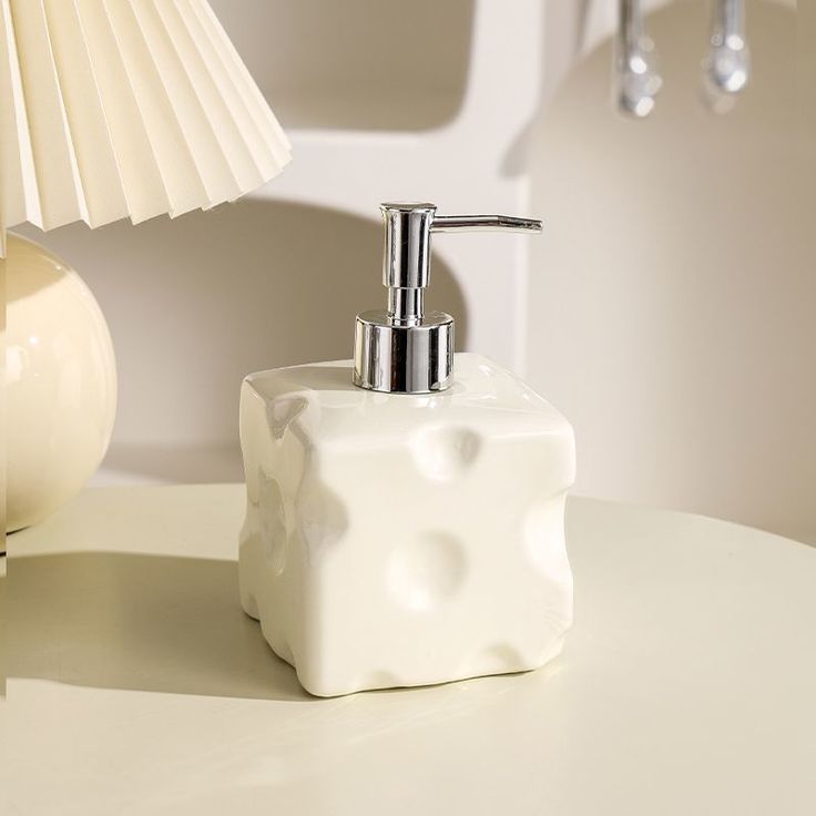 Home liquid soap dispenser