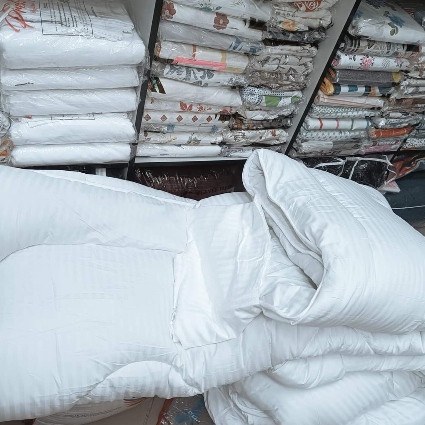 6*6 Striped binded duvet with sheet and cases