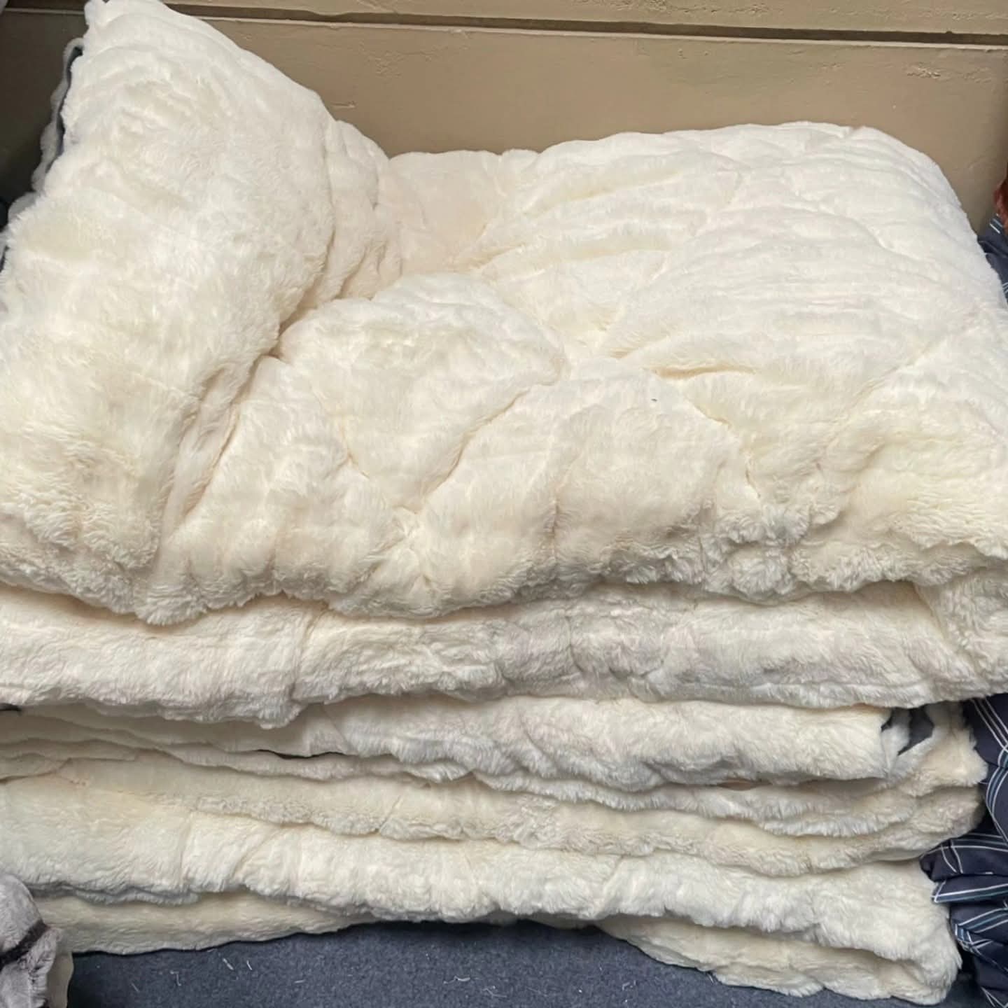 6*6 Winter fur bubble duvet blanket with sheet and cases