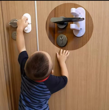 2 Childproof safety door locks