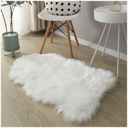 Mini faux fur rug
