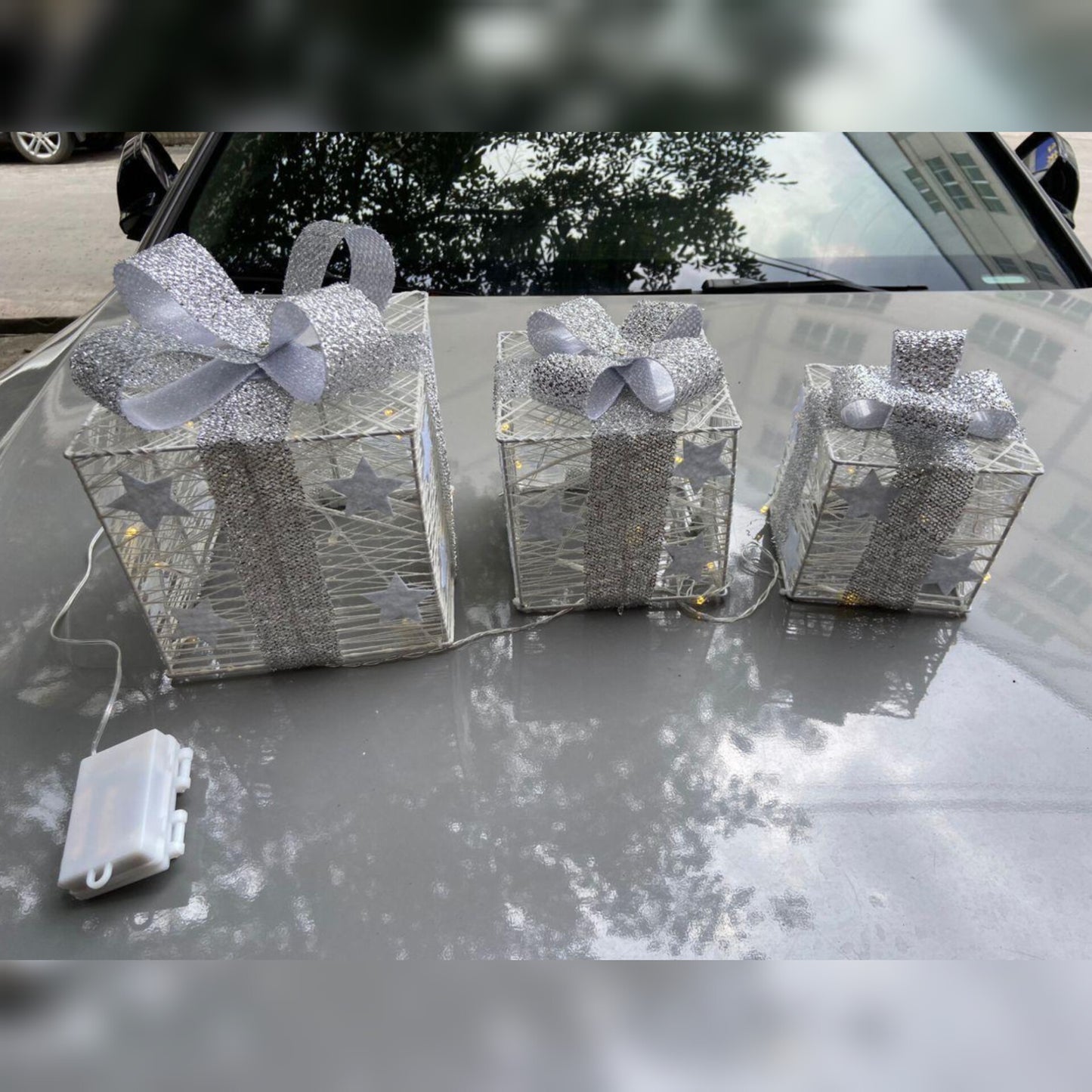 3Pc Illuminated Snowflake Gift Box Christmas Decor Set