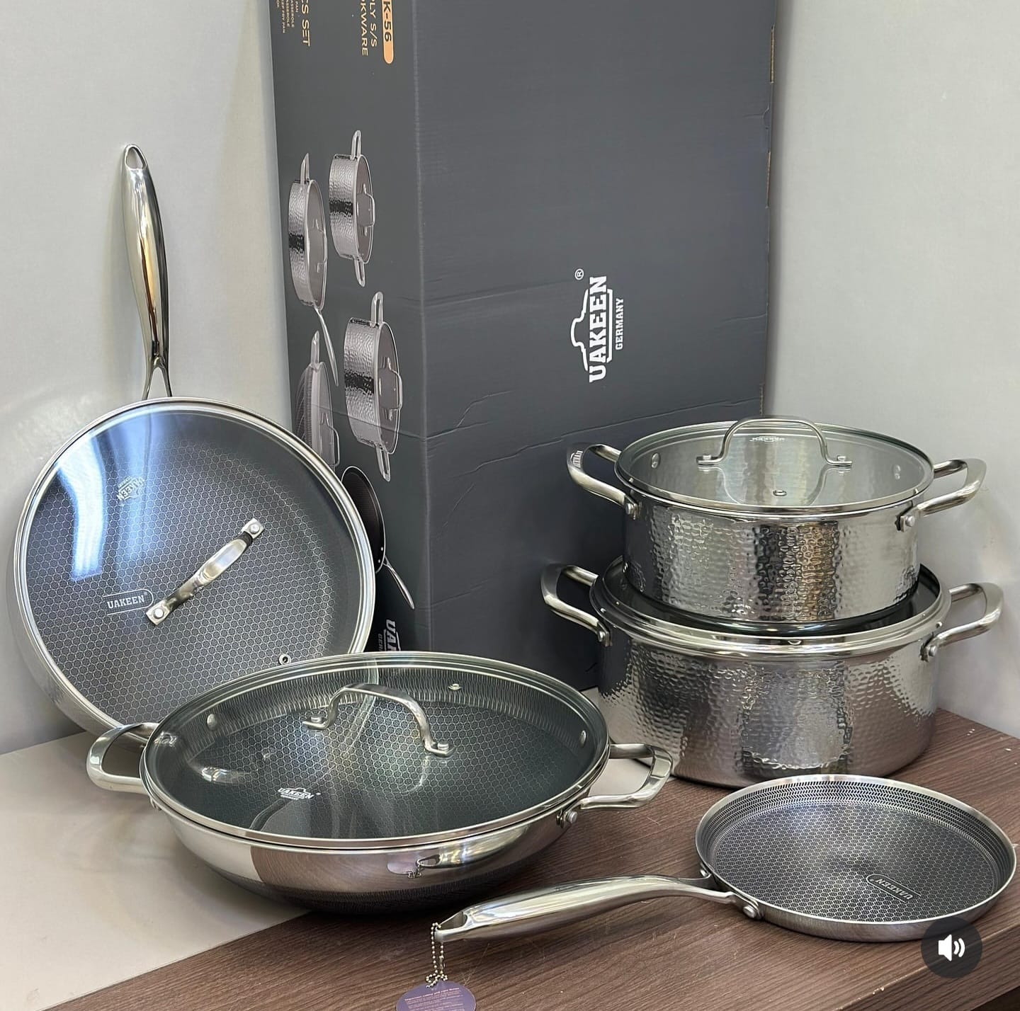 9 Pc Hammered Stainles Steel Cookware Set