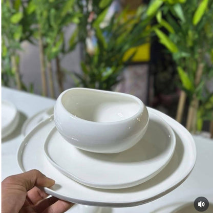 27 Piece Porcelain Dinner Set
