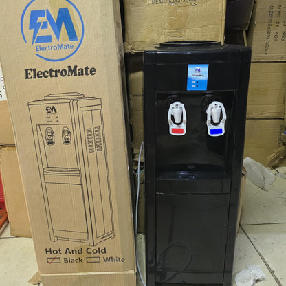 Hot and cold water dispenser